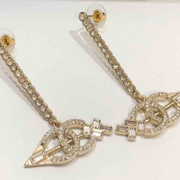 CHANEL CC Logos Rhinestone Arrow Stud Earrings Gold Tone B23C Auth w/Box - Picture 16 of 16
